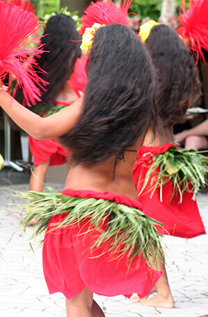 tahitian dancers in costume