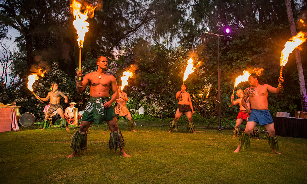 hula dancer for event on maui